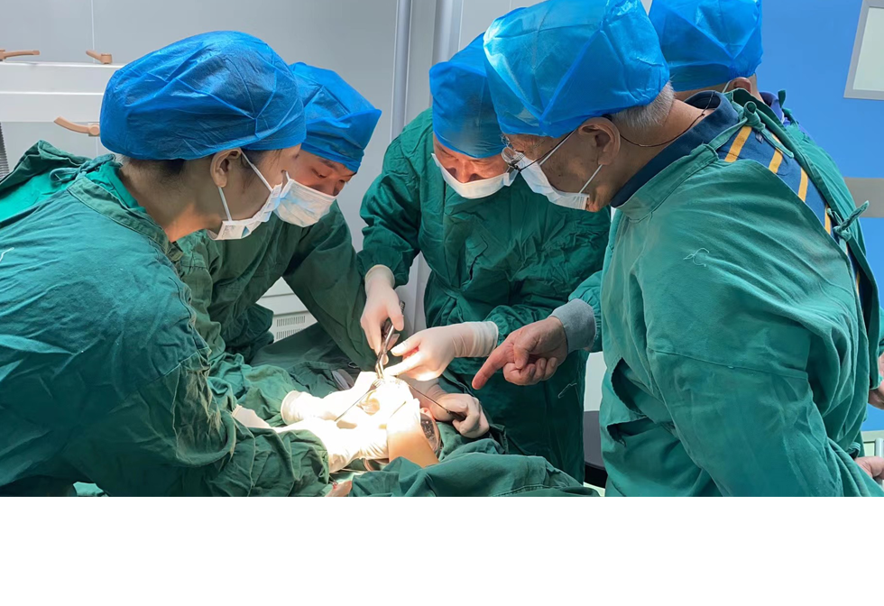 右腕关节结核行关节结核病灶清理术成功案例